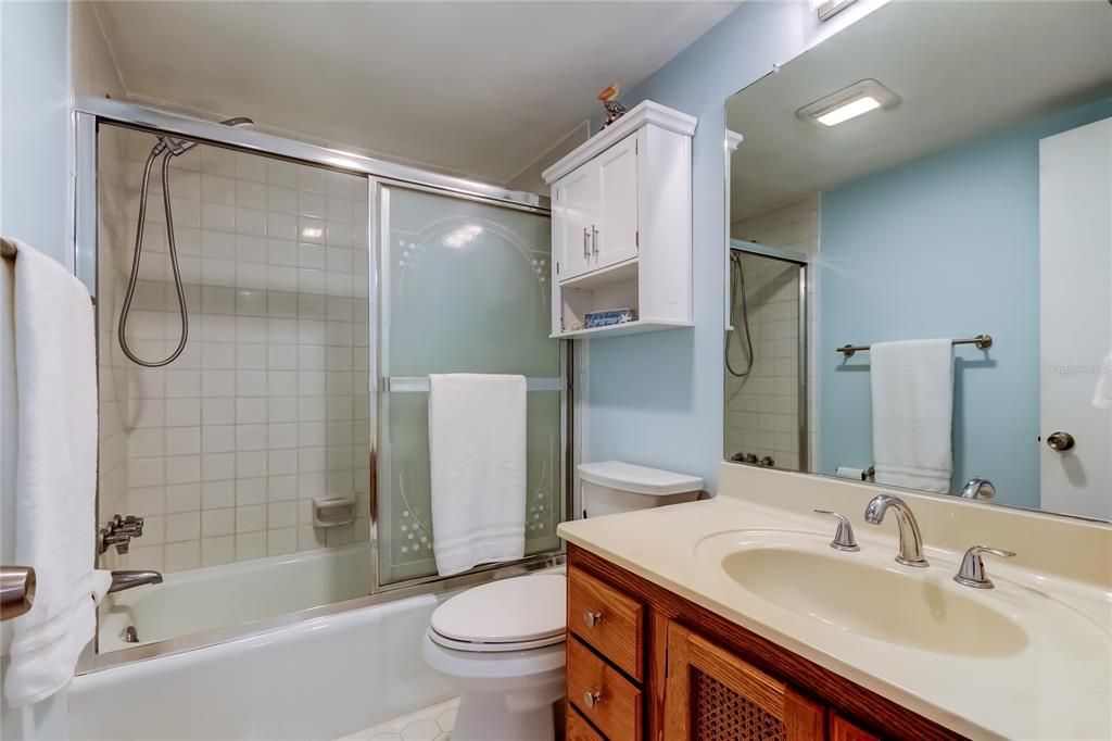 For Sale: $480,000 (2 beds, 2 baths, 1074 Square Feet)