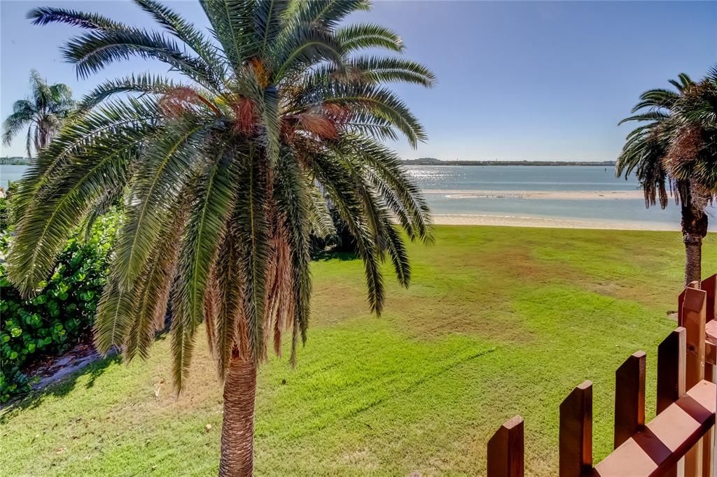 For Sale: $480,000 (2 beds, 2 baths, 1074 Square Feet)