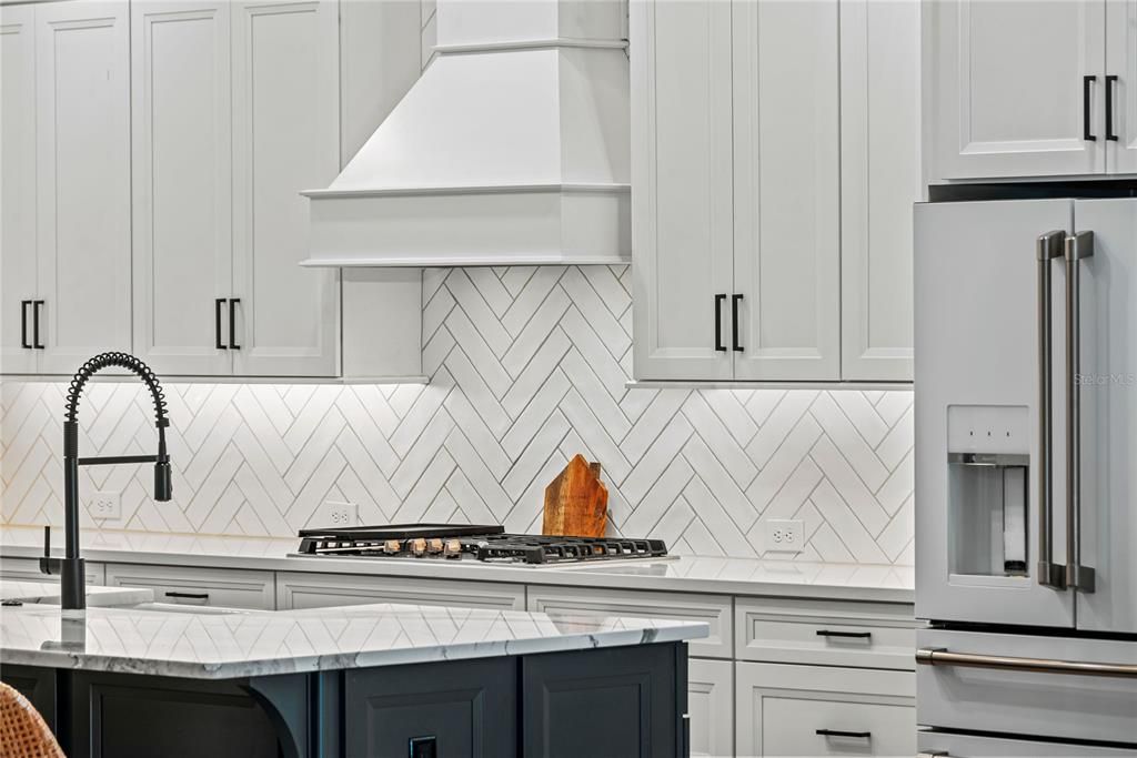 Active With Contract: $1,650,000 (4 beds, 3 baths, 3031 Square Feet)