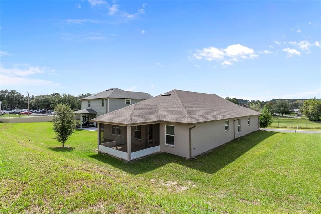 合同活跃: $265,000 (3 贝兹, 2 浴室, 1698 平方英尺)