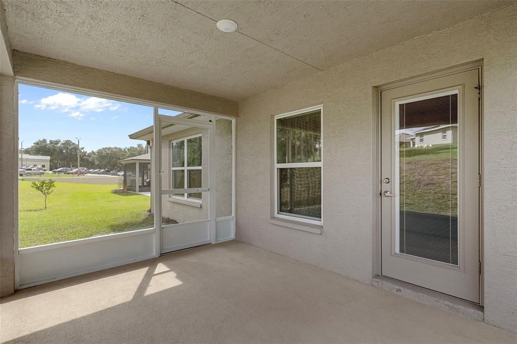 合同活跃: $265,000 (3 贝兹, 2 浴室, 1698 平方英尺)