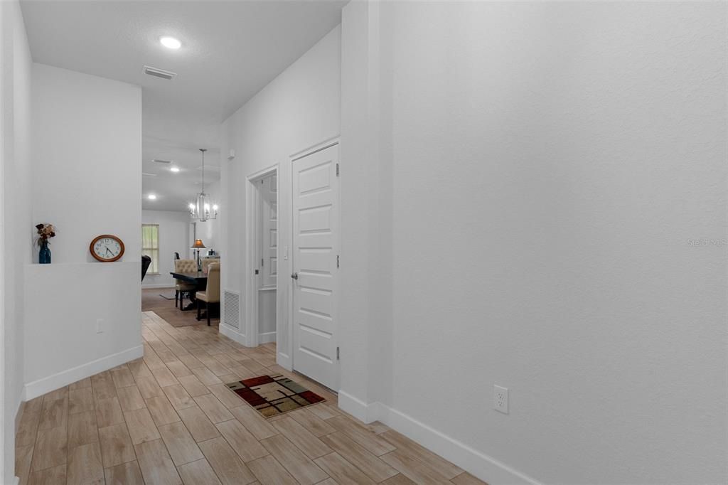 合同活跃: $265,000 (3 贝兹, 2 浴室, 1698 平方英尺)