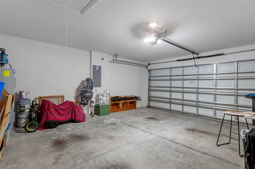 合同活跃: $265,000 (3 贝兹, 2 浴室, 1698 平方英尺)