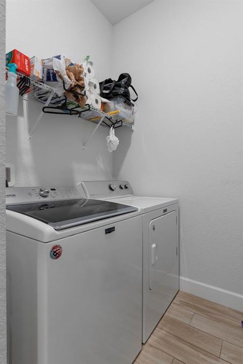 合同活跃: $265,000 (3 贝兹, 2 浴室, 1698 平方英尺)