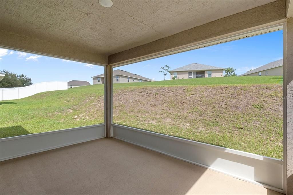 合同活跃: $265,000 (3 贝兹, 2 浴室, 1698 平方英尺)