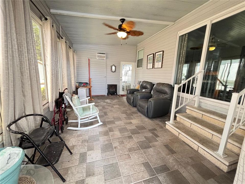 For Sale: $135,000 (2 beds, 2 baths, 1344 Square Feet)