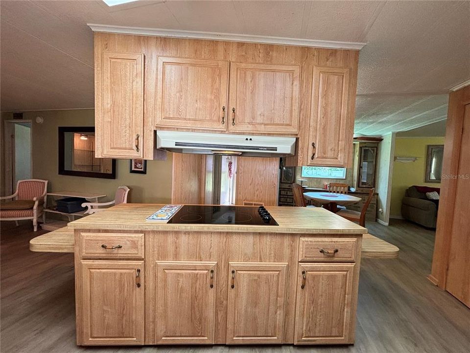 For Sale: $135,000 (2 beds, 2 baths, 1344 Square Feet)