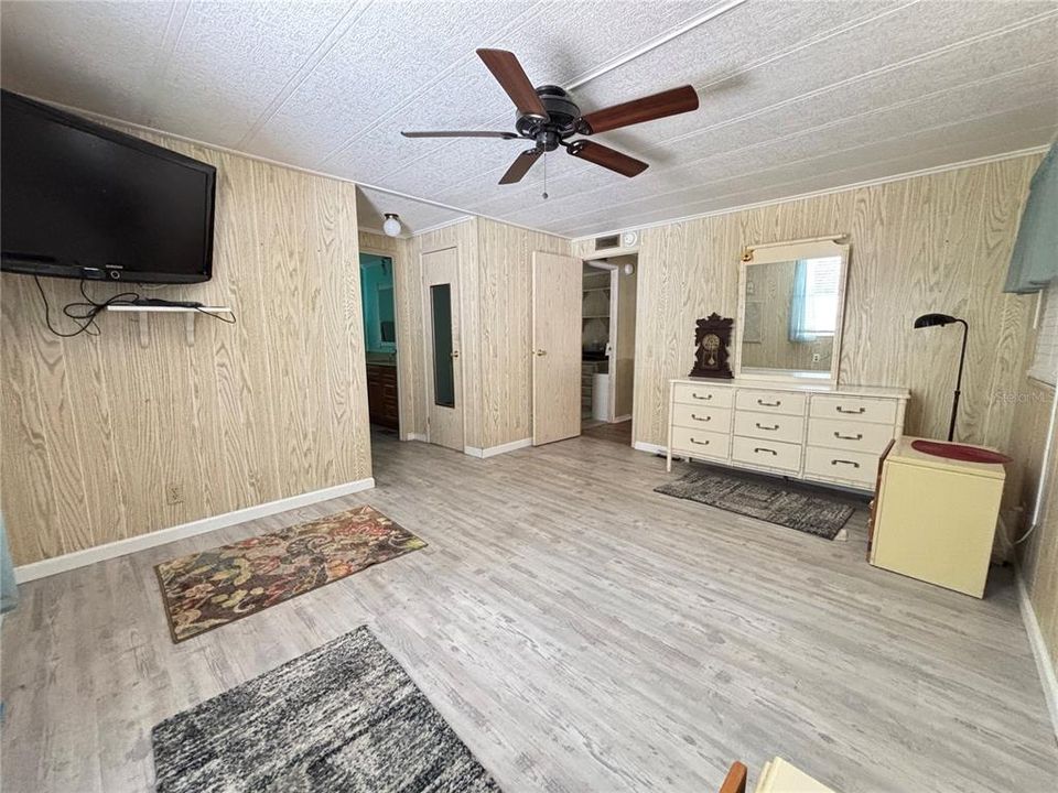 For Sale: $135,000 (2 beds, 2 baths, 1344 Square Feet)