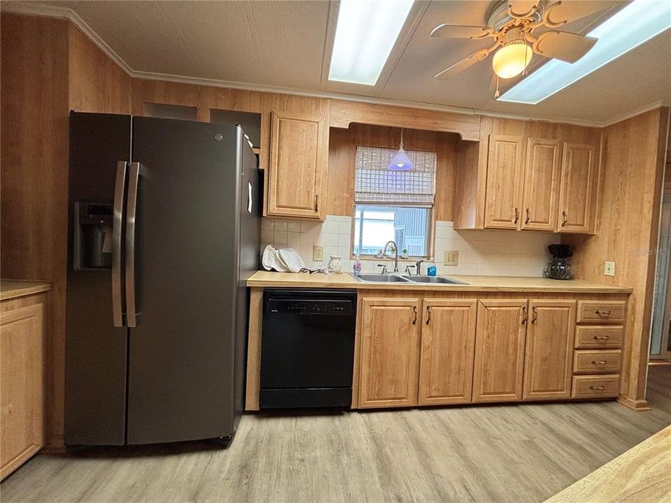 For Sale: $135,000 (2 beds, 2 baths, 1344 Square Feet)