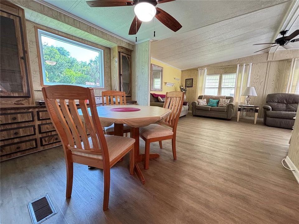 For Sale: $135,000 (2 beds, 2 baths, 1344 Square Feet)