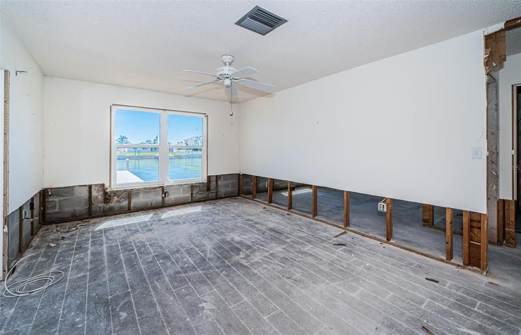 For Sale: $899,000 (3 beds, 2 baths, 1964 Square Feet)