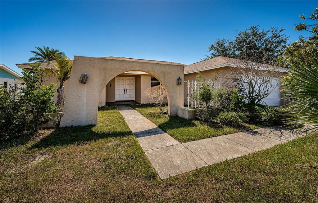 For Sale: $899,000 (3 beds, 2 baths, 1964 Square Feet)