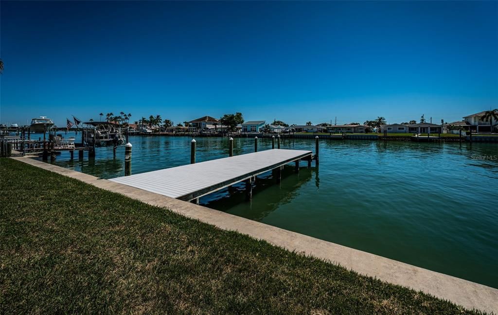 For Sale: $899,000 (3 beds, 2 baths, 1964 Square Feet)