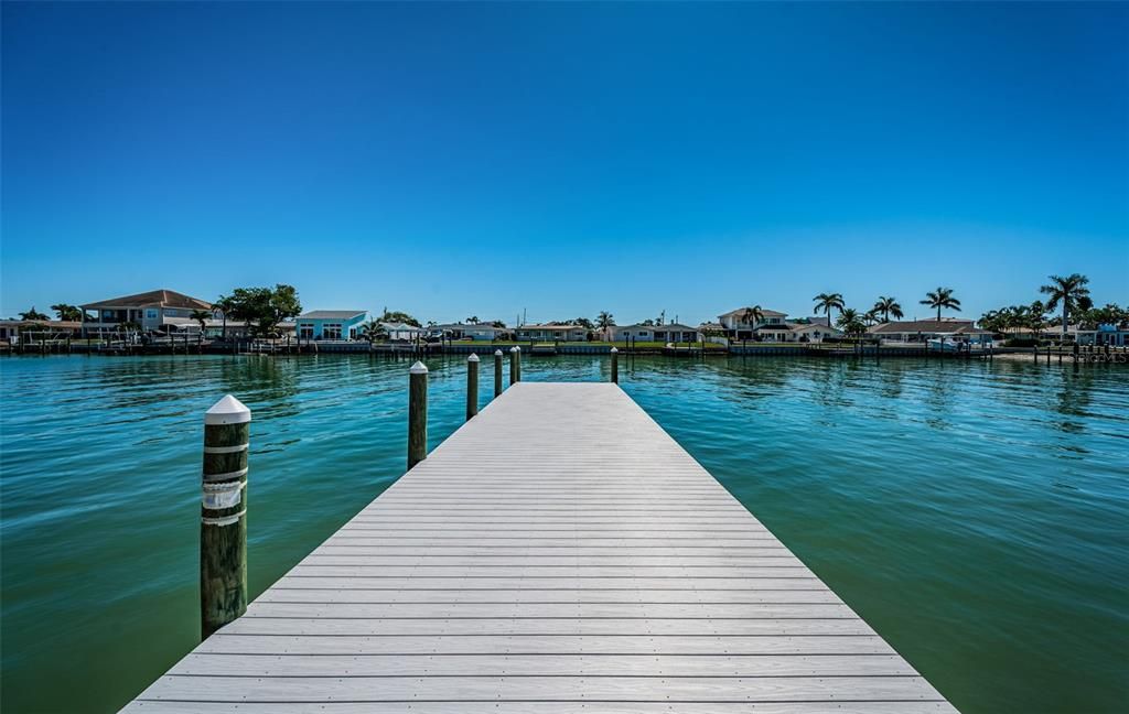 For Sale: $899,000 (3 beds, 2 baths, 1964 Square Feet)