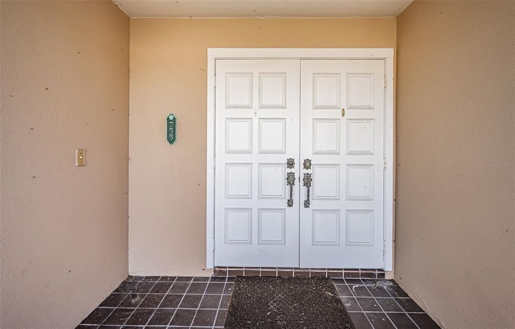 For Sale: $899,000 (3 beds, 2 baths, 1964 Square Feet)