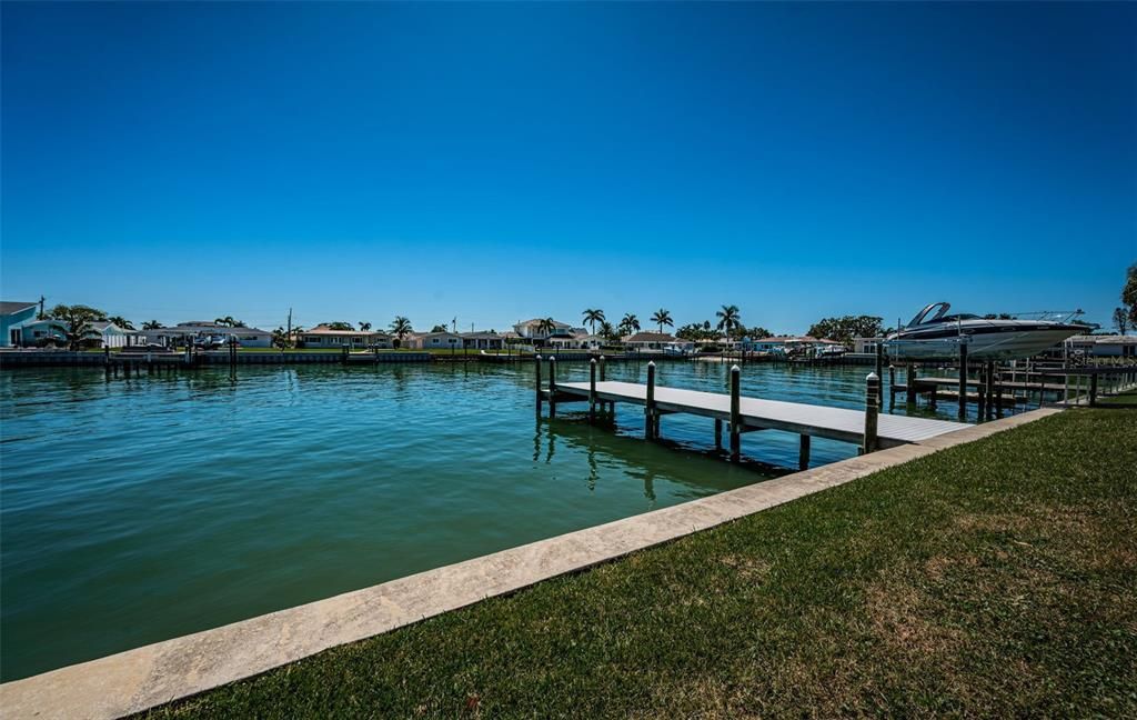 For Sale: $899,000 (3 beds, 2 baths, 1964 Square Feet)