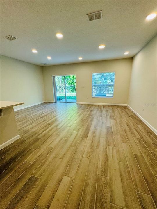 出租: $2,500 (3 贝兹, 2 浴室, 1569 平方英尺)