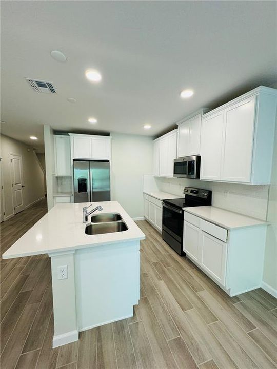 出租: $2,500 (3 贝兹, 2 浴室, 1569 平方英尺)