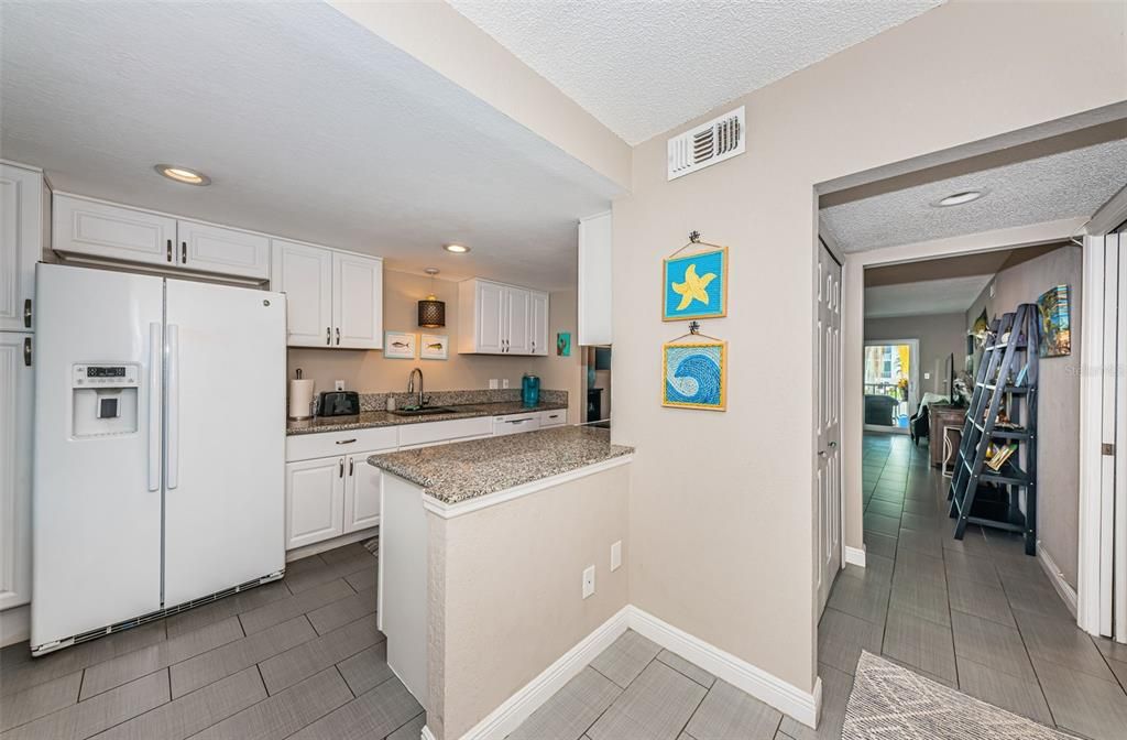 出租: $3,000 (2 贝兹, 2 浴室, 1075 平方英尺)