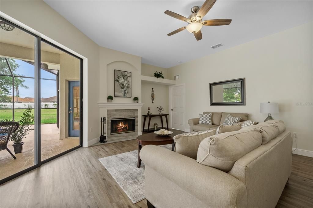 Active With Contract: $562,900 (4 beds, 3 baths, 2725 Square Feet)