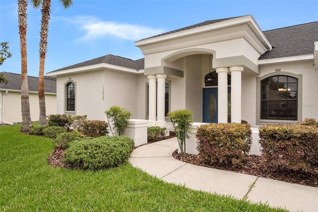 Active With Contract: $562,900 (4 beds, 3 baths, 2725 Square Feet)