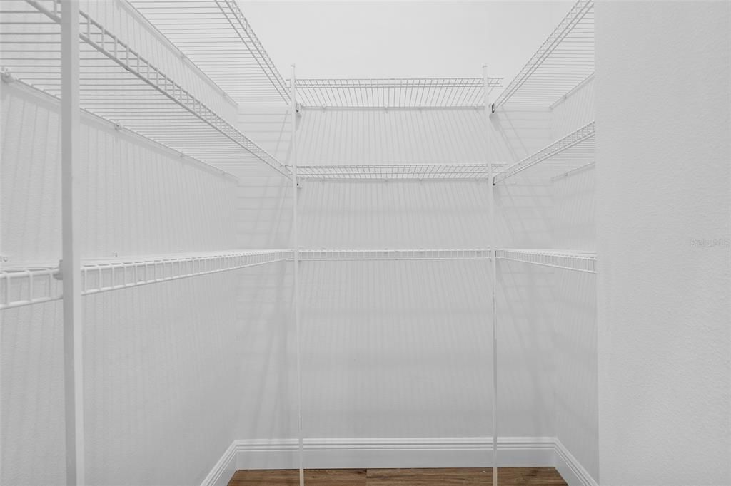 Active With Contract: $562,900 (4 beds, 3 baths, 2725 Square Feet)