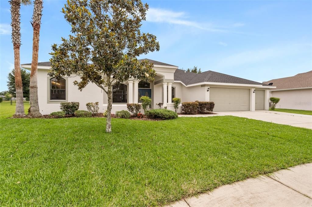Active With Contract: $562,900 (4 beds, 3 baths, 2725 Square Feet)
