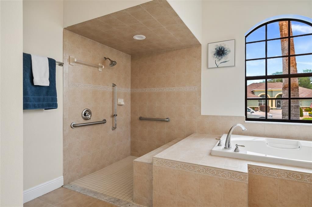 Active With Contract: $562,900 (4 beds, 3 baths, 2725 Square Feet)