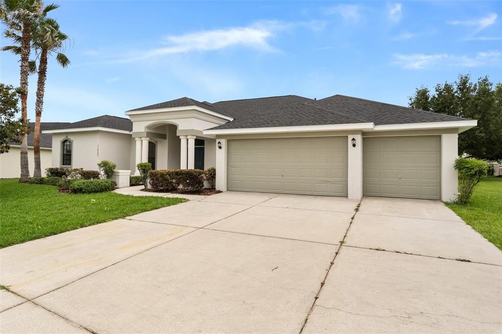 Active With Contract: $562,900 (4 beds, 3 baths, 2725 Square Feet)