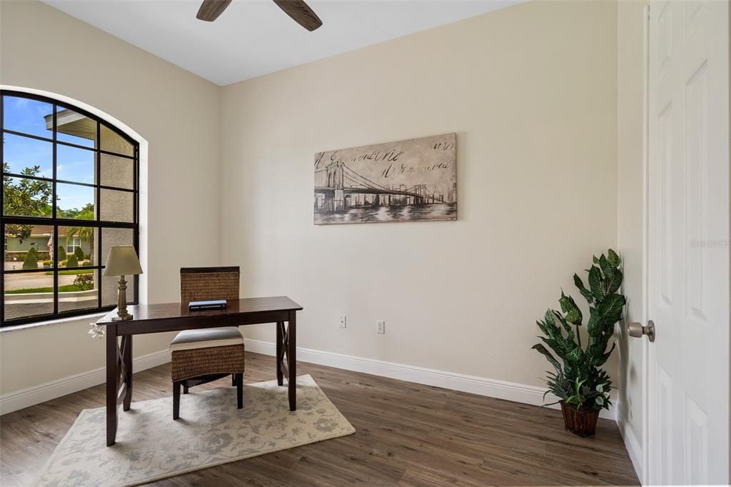 Active With Contract: $562,900 (4 beds, 3 baths, 2725 Square Feet)