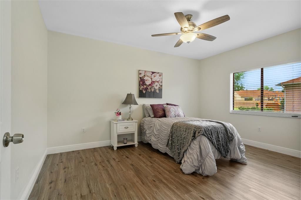 Active With Contract: $562,900 (4 beds, 3 baths, 2725 Square Feet)