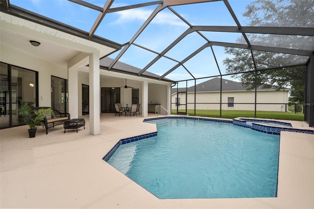 Active With Contract: $562,900 (4 beds, 3 baths, 2725 Square Feet)