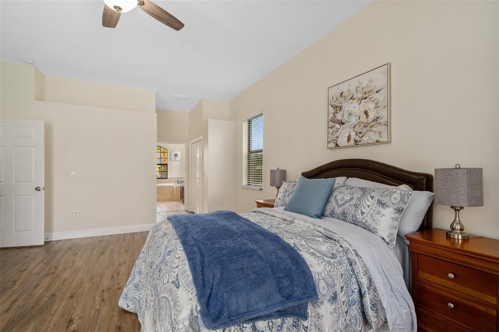 Active With Contract: $562,900 (4 beds, 3 baths, 2725 Square Feet)