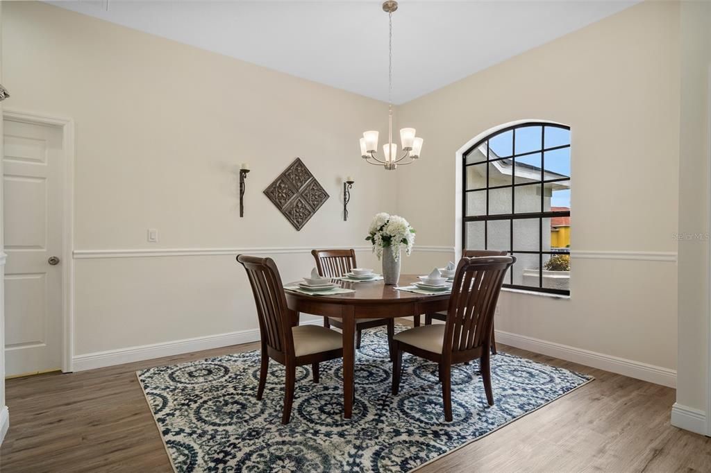 Active With Contract: $562,900 (4 beds, 3 baths, 2725 Square Feet)