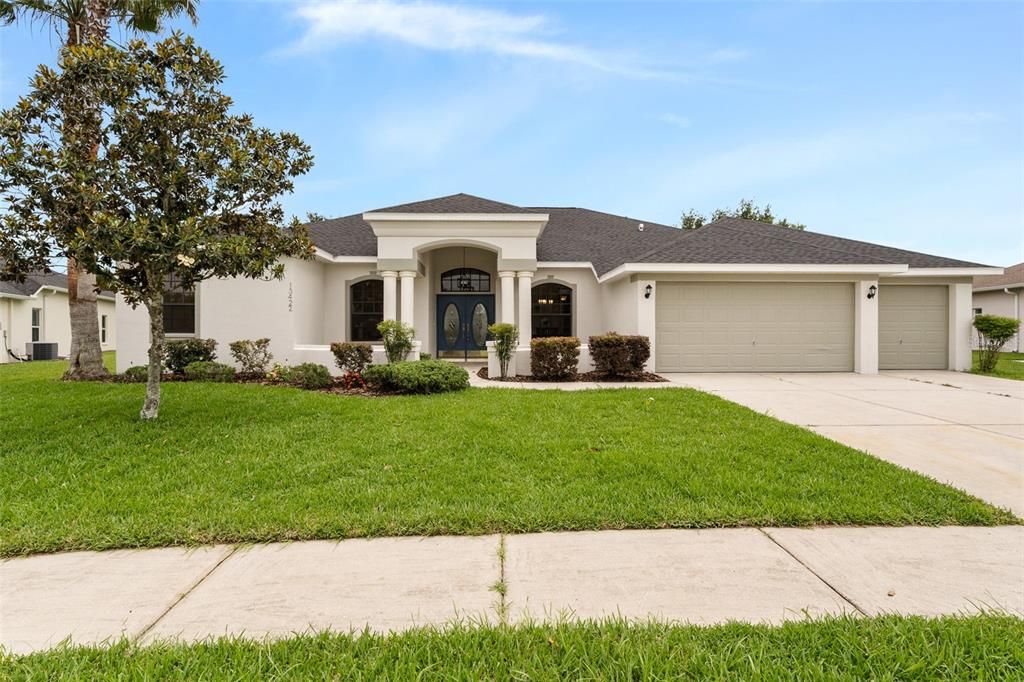 Active With Contract: $562,900 (4 beds, 3 baths, 2725 Square Feet)