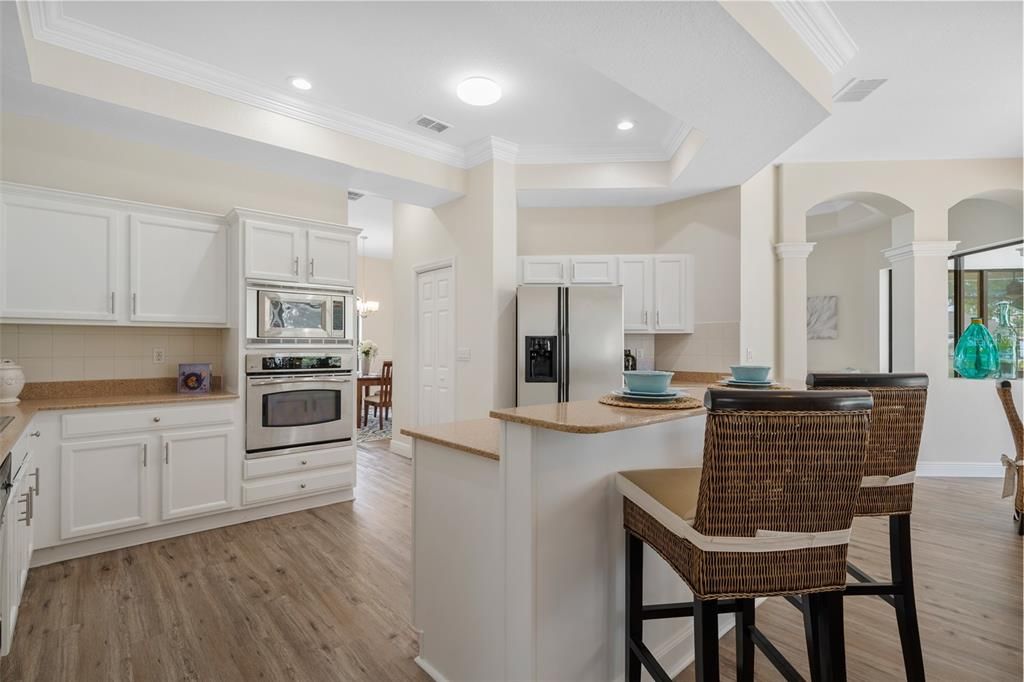 Active With Contract: $562,900 (4 beds, 3 baths, 2725 Square Feet)