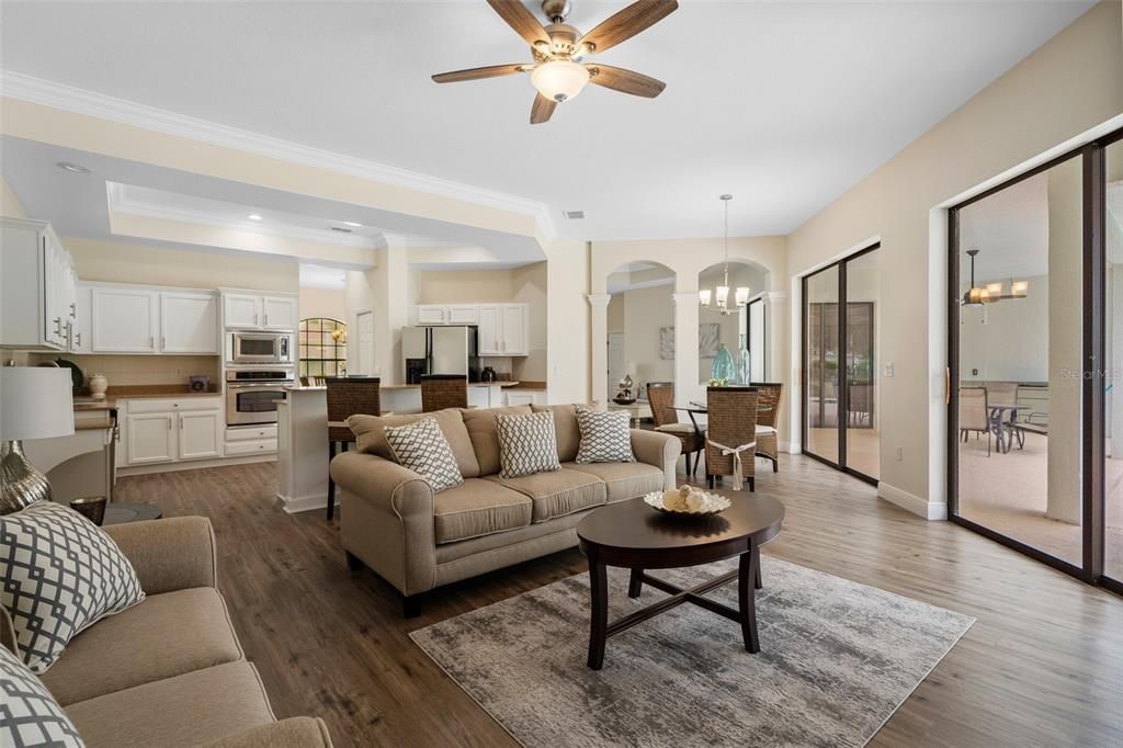 Active With Contract: $562,900 (4 beds, 3 baths, 2725 Square Feet)