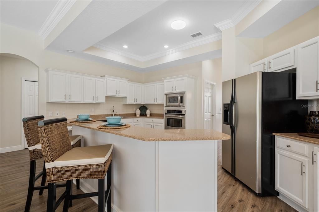 Active With Contract: $562,900 (4 beds, 3 baths, 2725 Square Feet)