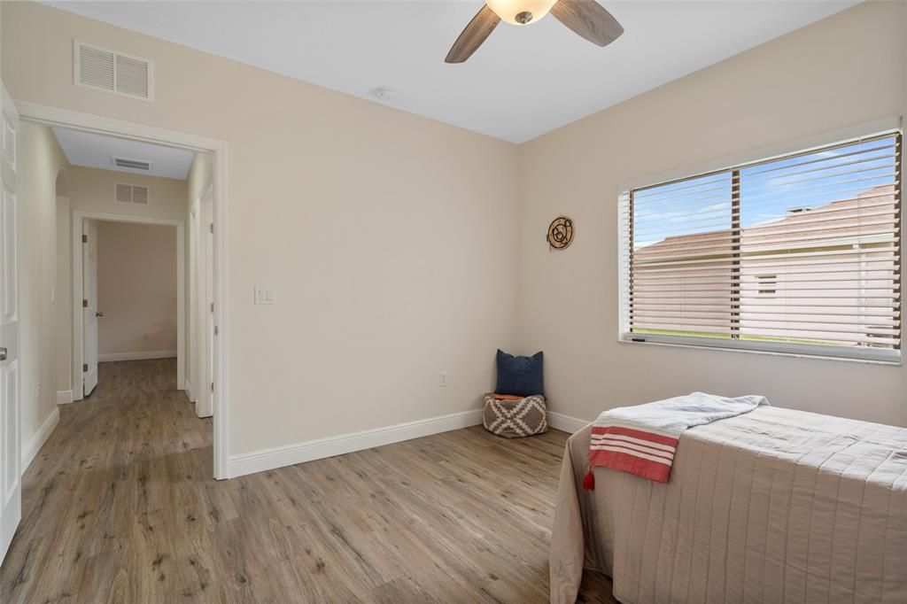 Active With Contract: $562,900 (4 beds, 3 baths, 2725 Square Feet)