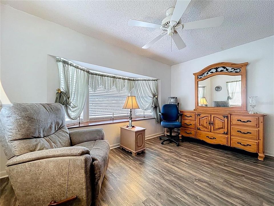 En Venta: $315,000 (3 camas, 2 baños, 1808 Pies cuadrados)