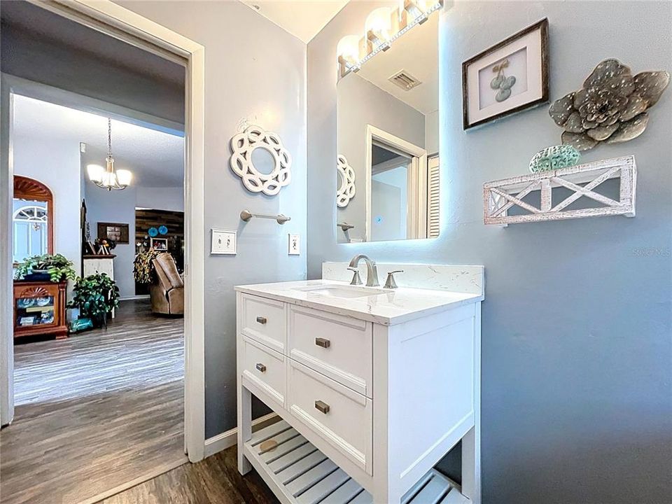 En Venta: $315,000 (3 camas, 2 baños, 1808 Pies cuadrados)