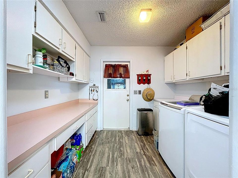 En Venta: $315,000 (3 camas, 2 baños, 1808 Pies cuadrados)