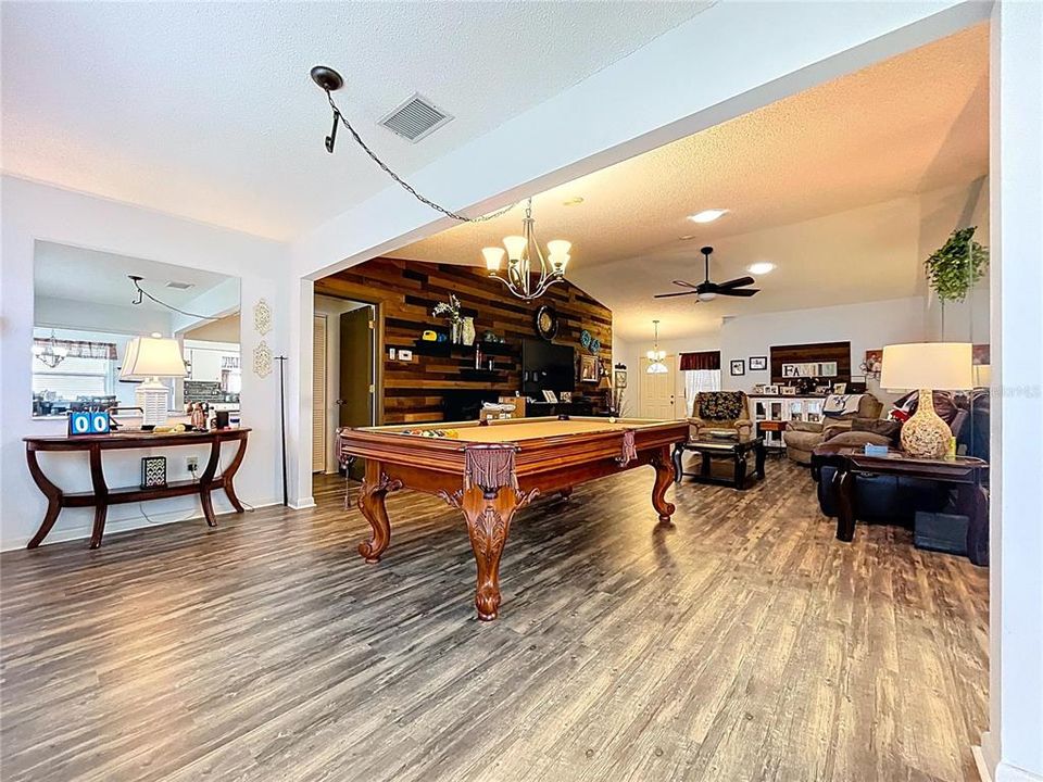 En Venta: $315,000 (3 camas, 2 baños, 1808 Pies cuadrados)