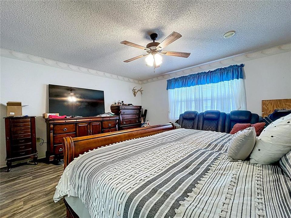 En Venta: $315,000 (3 camas, 2 baños, 1808 Pies cuadrados)