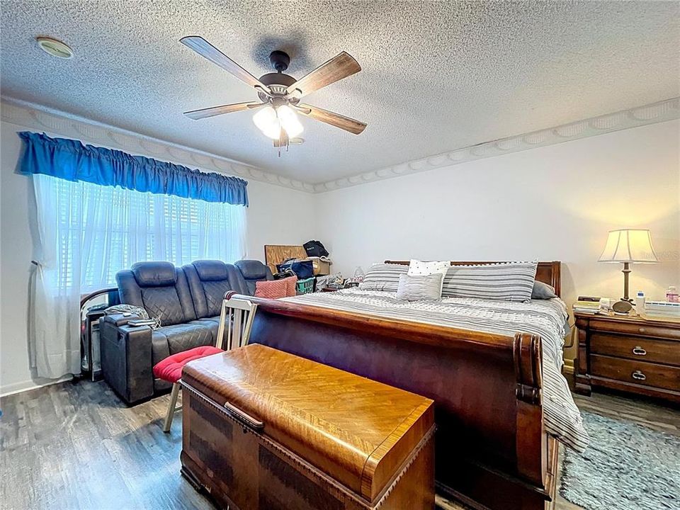 En Venta: $315,000 (3 camas, 2 baños, 1808 Pies cuadrados)