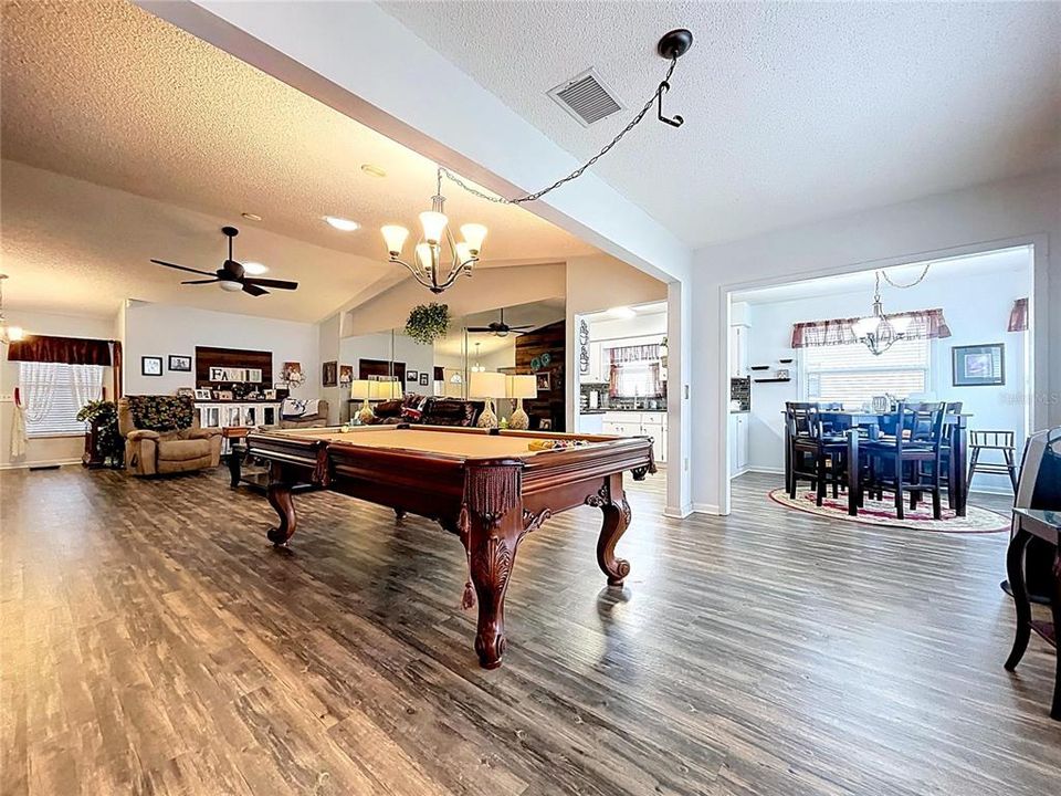 En Venta: $315,000 (3 camas, 2 baños, 1808 Pies cuadrados)