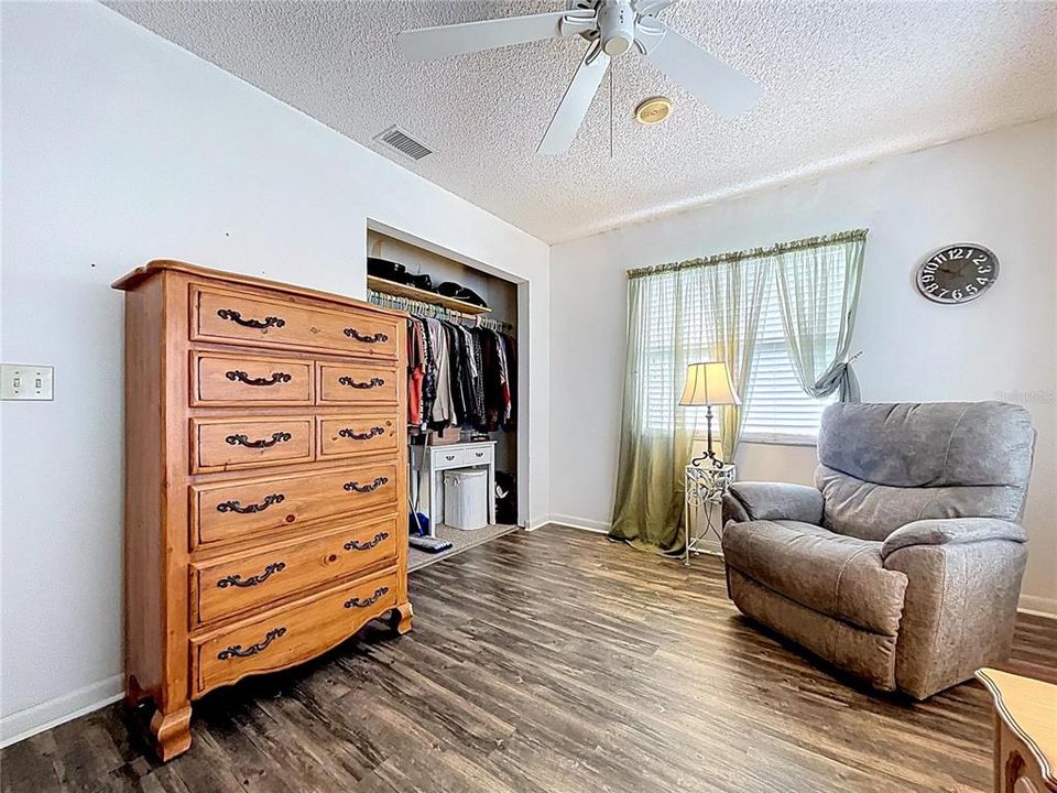 En Venta: $315,000 (3 camas, 2 baños, 1808 Pies cuadrados)