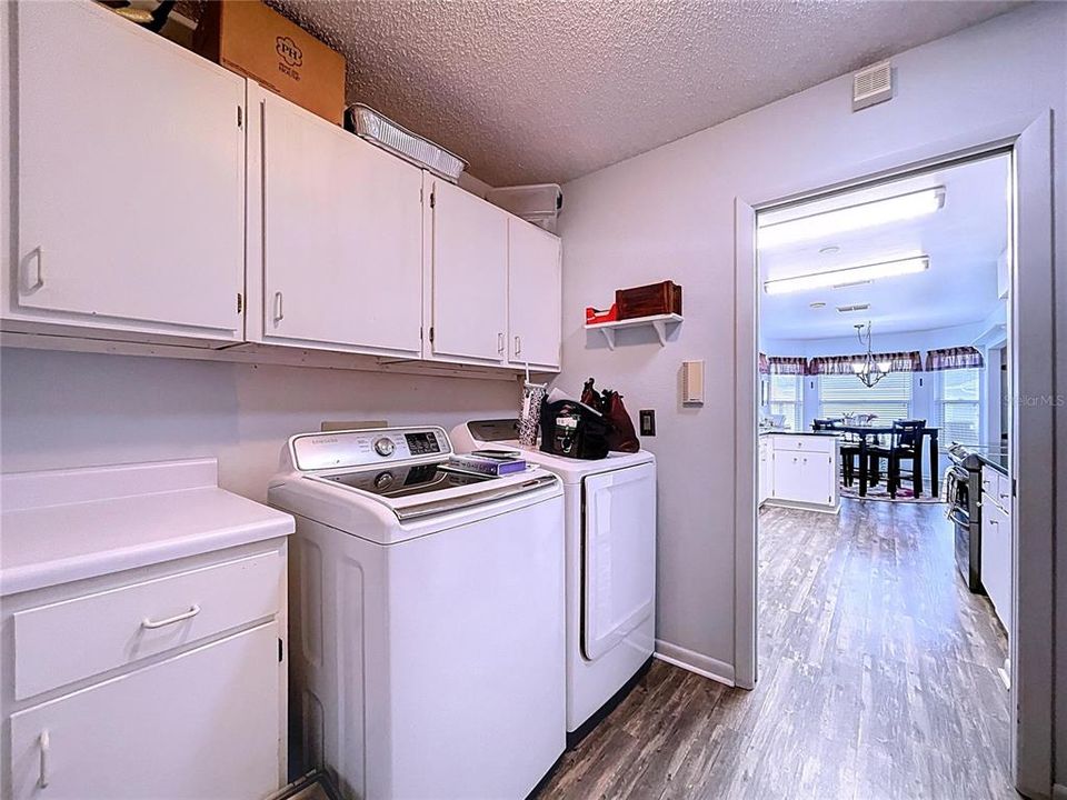 En Venta: $315,000 (3 camas, 2 baños, 1808 Pies cuadrados)