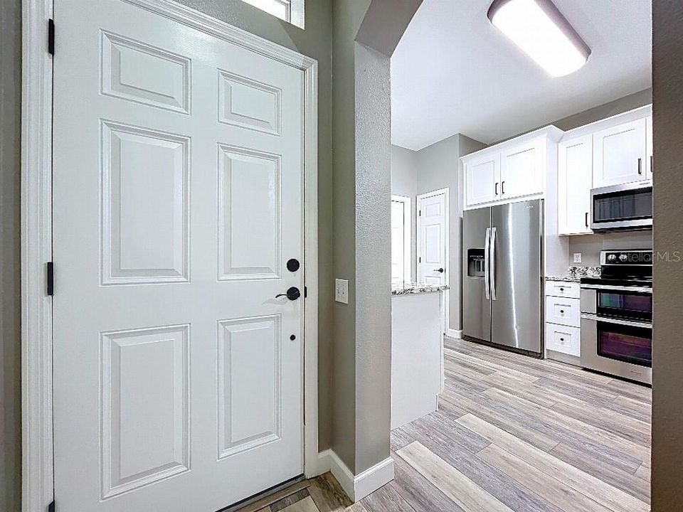 Activo con contrato: $242,000 (2 camas, 2 baños, 1240 Pies cuadrados)