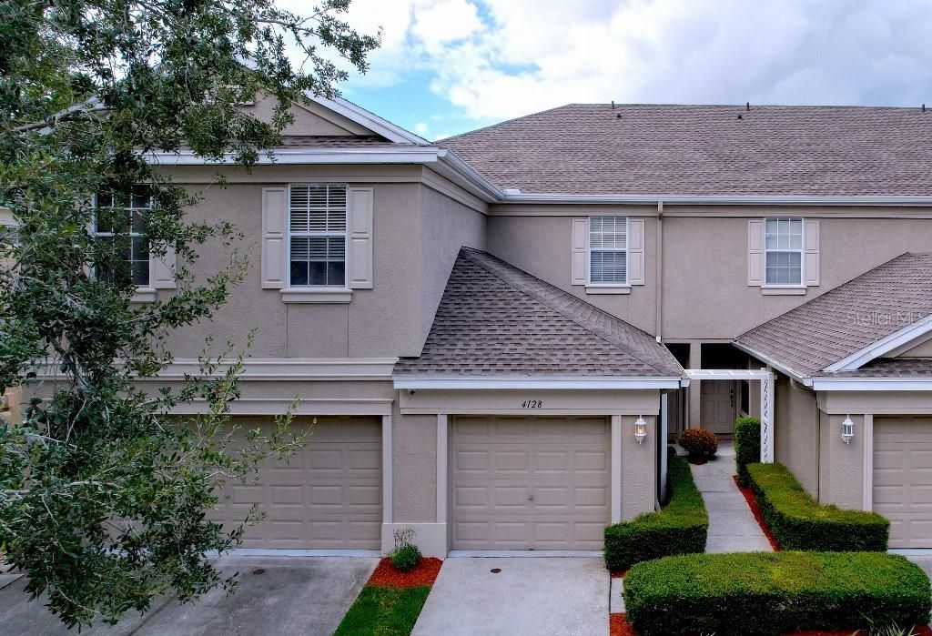 Activo con contrato: $242,000 (2 camas, 2 baños, 1240 Pies cuadrados)